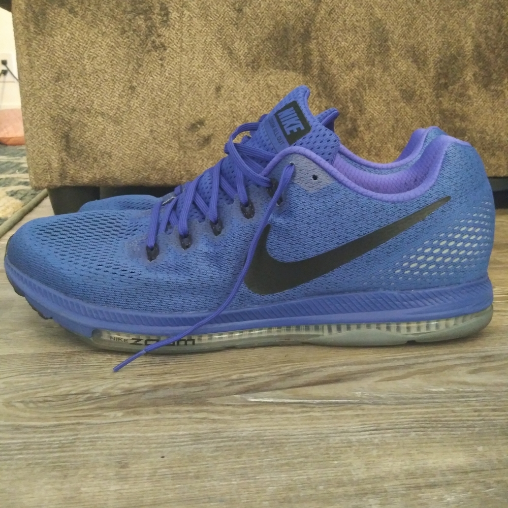 Shoes - Picture 6 of 8